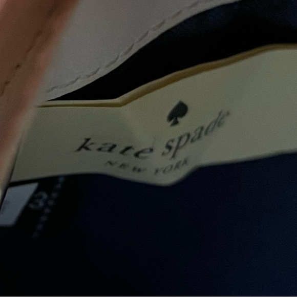 Kate Spade wallet, zipper enclosure - Picture 14 of 16
